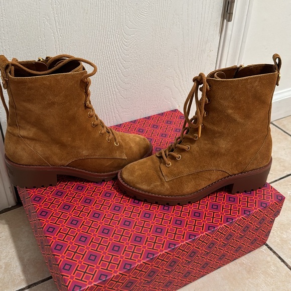 Boots - Picture 5 of 8